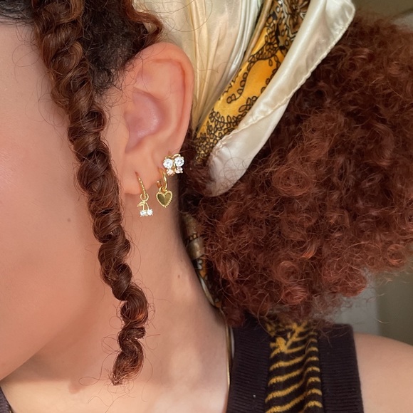 18k Gold filled Heart Earring Huggies - Picture 2 of 5